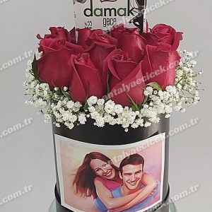 Kutuda 11 Gül ve Çikolata
